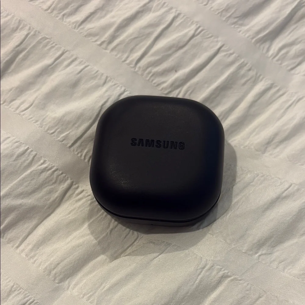 Samsung Buds2 Pro Black with Charging Case & USB cable